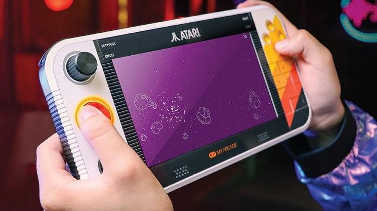 Atari Gamestation Go – nowa przenośna konsola retro już w październiku