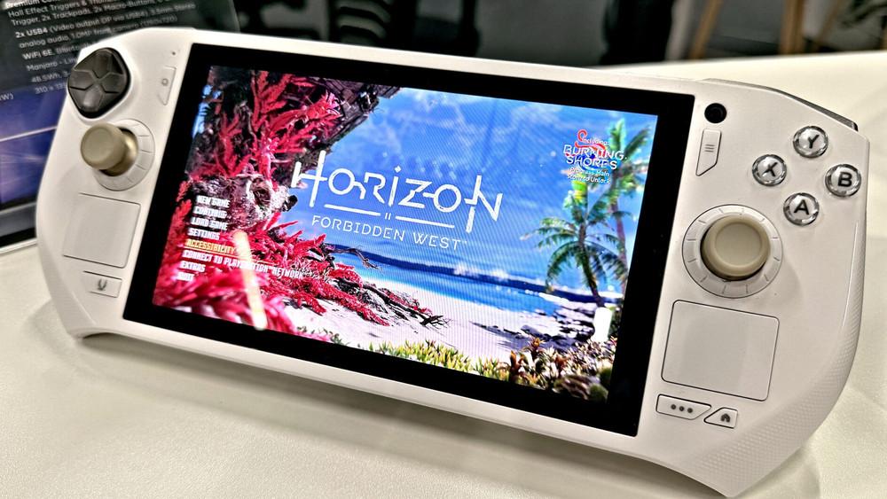 ZOTAC ZONE Pro – nowa konsola przenośna z potężnymi podzespołami i Linuxem